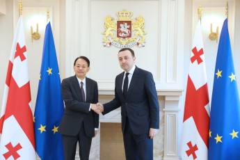 premier-ministri-irakli-RaribaSvili-aziis-ganviTarebis-bankis-prezidents-Sexvda