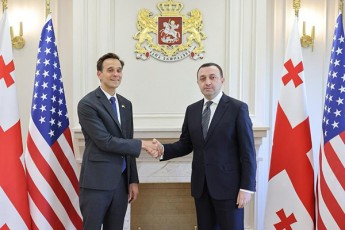 premier-ministri-irakli-RaribaSvili-aSS-is-saxelmwifo-mdivnis-TanaSemwis-moadgiles-Sexvda