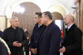 saparlamento-umravlesobis-wevrebi-afxazeTis-okupirebuli-teritoriidan-gadmosvenebul-pirTa-samoqalaqo-panaSvids-daeswrnen