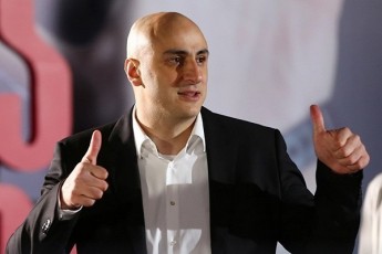 nika-melia-acxadebs-rom-partias-afuZnebs