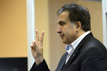 mixeil-saakaSvili-donald-tusks-romelsac-polonel-qocs-uwodebda-axla-megobrad-moixseniebs-da-premier-ministrad-arCevas-ulocavs