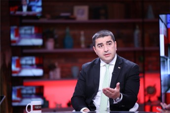 Salva-papuaSvili-kidev-erTxel-madloba-minda-gadavuxado-opoziciis-im-nawils-romelic-miuxedavad-muqarisa-Tu-zewolisa-ar-SeSinda-da-am-mniSvnelovan-gadawyvetilebaSi-xelisuflebas-mxari-dauWira