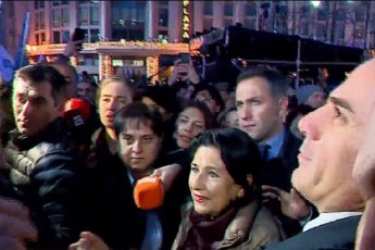 sulxan-molaSvilis-da-buta-robaqiZis-ojaxis-wevrebma-sTxoves-prezidents-mieca-maTTvis-piroba-rom-ar-Seiwyalebs-saakaSvils-salome-zurabiSvilma-ki-ganacxada-rom-misi-pozicia-sazogadoebisTvis-cnobilia
