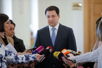 arCil-TalakvaZe-opozicia-cdilobs-ucxoel-partniorebs-Seuqmnas-gancda-TiTqos-saqarTveloSi-patimrebis-erTi-dawesebulebidan-meoreSi-gadayvana-politikuri-ganxilvis-sagania