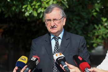 roman-gociriZe-xazaraZis-gancxadebaze-var-erT-erTi-yvelaze-Tanamedrove-politikosi-opoziciur-flangze-da-Tavs-vgrZnob-33-wlis-politikosad