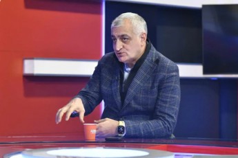 mamuka-xazaraZe-nika-meliasTan-gveqneba-erTiani-strategiuli-partnioroba---Tu-davinaxeT-rom-gaerTianeba-aris-aucilebeli-da-axali-saxelia-mosafiqrebeli-es-Teoriuli-ambavia-laparki-adrea-magram-gvaqvs-simpaTia
