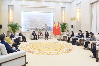 qarTuli-ocnebis-delegacia-CineTis-mmarTveli-partiis-saerTaSoriso-departamentis-xelmZRvanels-ministr-liu-ZinCaos-ministris-moadgiles-da-saxelmwifo-sabWos-ganviTarebis-kvlevis-departamentis-vice-prezidents-Sexvda