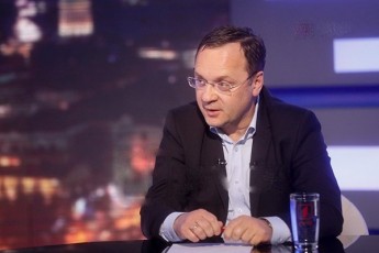 gia-cagareiSvili-Tina-xidaSeli-rbilad-rom-vTqvaT-gasulia-taivanel-donorebze