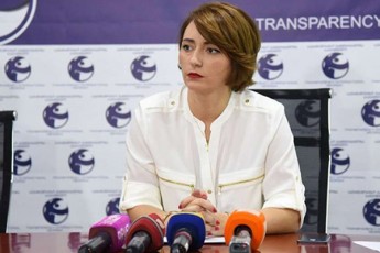 eka-gigaurma-socialur-qselSi-dabloka-qarTuli-ocnebis-deputati-levan-qarumiZe-romelmac-is-korufciis-aRqmis-indeqsiT-manipulirebaSi-amxila