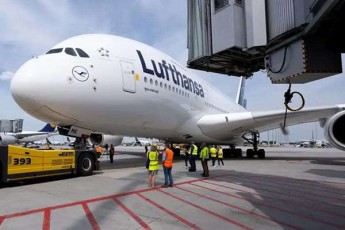 Lufthansa-s-TanamSromlebi-erTi-dRiT-gaificebian