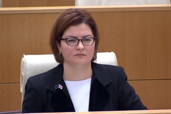 Salva-papuaSvili-ana-nacvliSvils-Tqvens-gulsabnevze-Tqvengan-marjvniv-unda-iyos-jer-saqarTvelos-droSa-Semdeg-evrokavSiris-iqneb-Tqvens-partiaSi-aseTi-gulsabnevebi-daamzadoT