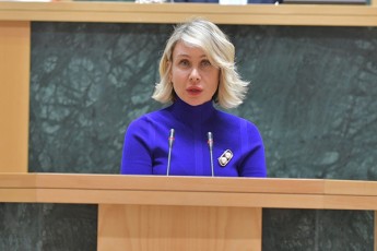nino-wilosani-msurs-madloba-gadavuxado-irakli-kobaxiZes-saparlamento-saqmianobisTvis-qveynis-siyvarulisTvis-gamZleobisTvis-adamianobisa-da-megobrobisTvis