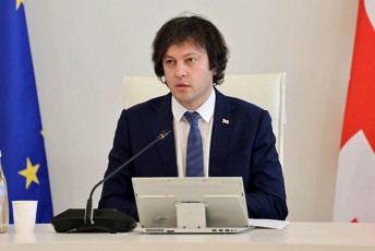 erT-erTi-aqtualuri-sakiTxia-klinikuri-saavadmyofos-sakiTxi-da-am-SemTxvevaSic-gvWirdeba-Sesabamisi-dargis-specialistebTan-aqtiuri-konsultaciebi-imisaTvis-rom-saboloo-jamSi-saTanado-gadawyvetilebebi-miviRoT