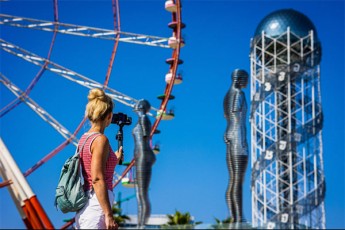 European-Best-Destinations-ma-baTumi-evropis-saukeTeso-samogzauro-mimarTulebebs-Soris-daasaxela