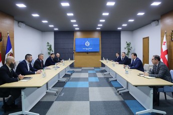 centraluri-kriminaluri-policiis-departamentis-direqtori-aSS-is-narkotikebis-winaaRmdeg-brZolis-administraciis-Sua-aRmosavleTis-regionaluri-ofisis-xelmZRvanels-Sexvda