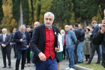 mamuka-xazaraZe---barieris-gadalaxvis-problema-ar-gvaqvs-Cven-gvinda-xelisuflebaSi-movideT-viyoT-wamyvani-Zala-koaliciaSi-amas-aucileblad-gavakeTebT