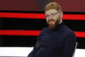 nukri-SoSiaSvili-qarTul-politikur-elitas-ar-esmis-ra-saxe-miiRos-kvlav-raRac-kmara-Tavisuflebis-instituti-Seqmnes-mudmivad-aris-vardebis-revoluciis-ganmeorebis-mcdeloba