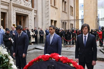 irakli-kobaxiZem-iunkerTa-memoriali-gvirgviniT-Seamko-da-maT-xsovnas-pativi-miago
