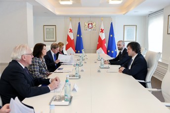 saqarTvelos-premier-ministri-NDI-is-winasaarCevno-saerTaSoriso-sadamkvirveblo-misiis-warmomadgenlebs-Sexvda