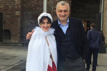 mamuka-xazaraZis-Svilis-ana-xazaraZis-saprodiusero-kompaniis-filmma-gzajvaredinze-berlinis-kinofestivalze-lgbt-filmebisTvis-gankuTvnili-jildo-The-Teddy-Award-miiRo