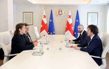 premier-ministri-Sveicariis-konfederaciis-sagangebo-da-sruluflebian-elCs-Sexvda