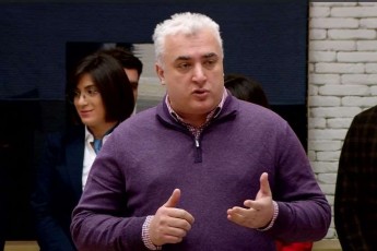 sergi-kapanaZe-ucxoeli-donorebis-mxridan-partiuli-NGO-ebis-dafinansebaze-demokratiis-ana-banaa-rom-arasamTavrobo-Tu-samoqalaqo-organizaciebs-aqvT-araTu-ufleba-aramed-valdebulebac-rom-TavianTi-aqtiuri-pozicia-gamoxaton-bevr-Temaze