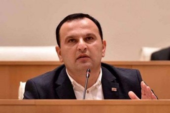 rogor-SemogaqvT-dRis-wesrigSi-zura-adeiSvili-ver-vxvdebi---paata-manjgalaZe-umZimes-danaSaulebSi-msjavrdebulsa-da-braldebul-adeiSvilze