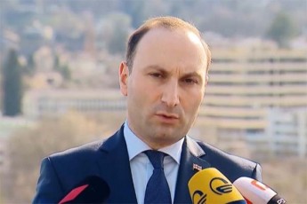 anri-oxanaSvili-rodesac-nacionaluri-moZraobis-warmomadgenlebi-fasebze-gvesaubrebian-romelTa-beladi-Tanxebs-masaJebSi-xarjavda-ra-Tqma-unda-es-populizmi-da-cinizmia
