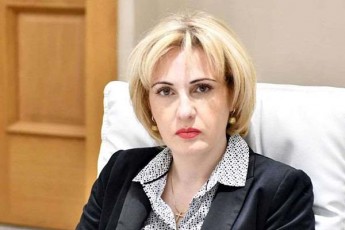 eka-sefaSvili-garkveuli-niSnebi-gamoCnda-imisa-rom-ucxoeli-patronebi-apireben-salome-zurabiSvilis-xeliT-Seiwyalon-mixeil-saakaSvili