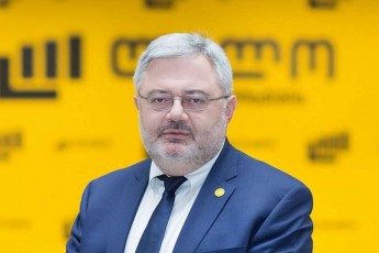 daviT-usufaSvili-aSS-Si-pirdapiri-frenebi-rom-ar-aris-amis-gamo-vinmes-amerikaSi-wamsvlels-problema-aqvs-Seqmnili