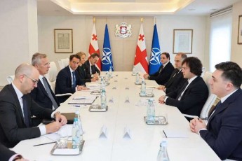 saqarTvelos-premier-ministri-irakli-kobaxiZe-natos-generalur-mdivans-iens-stoltenbergs-Sexvda