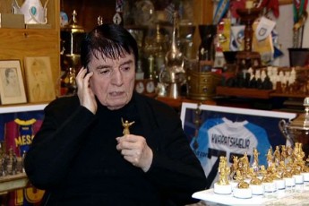 nona-gafrindaSvili-xviCa-kvaracxelias-saCuqrad-sakoleqcio-Wadrakidan-mefis-figuras-gadascems