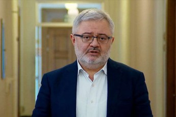 daviT-usufaSvili-cxovrebaSi-bevr-grantTan-mqonia-Sexeba---granti-miznobriobis-gareSe-ar-arsebobs