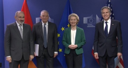 nikol-faSiniani---somxeTis-mSvidobis-gzajvaredinis-iniciativa-miznad-isaxavs-dakavSirebadobis-dialogis-xelSewyobas-mezobel-qveynebTan-da-mis-gareT