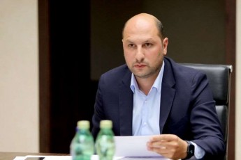 irakli-xelaZe-Tu-evrokovSirma-unda-miiRos-evrokomisiis-dadebiTi-rekomendaciiT-Tu-aSS-Si-efeqtianad-muSaobs-gamWvirvalobis-kanoni-ratom-ar-unda-iyos-saqarTveloSi-ar-gagCeniaT-SekiTxva-ras-ufrTxian-ratom-ewyebaT-isterika