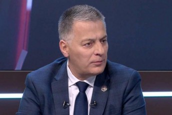 zaal-miqelaZe-erTi-weli-gadis-da-pirobis-miuxedavad-veravin-gvaCvenebs-dokuments-rom-damfinanseblebis-mxridan-informacia-iqneba-Ria-Torem-arasamTavroboebisgan-amis-molodini-rom-ar-iyo-isedac-vicodiT