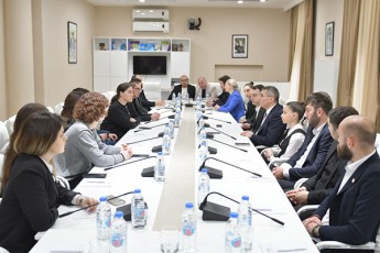 mamuka-mdinaraZem-da-giorgi-CakvetaZem-umaRlesi-saswavleblebis-studenturi-TviTmmarTvelobebis-xelmZRvanelebs-ucxouri-gavlenis-gamWvirvalobis-Sesaxeb-kanonproeqti-gaacnes