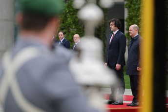 premieri-olaf-SolcTan-Sexvedraze-visaubreT-kanonze-ucxouri-gavlenis-gamWvirvalobis-Sesaxeb-aRniSnuli-kanoni-Seesabameba-yvela-ZiriTad-princips-da-am-kanons-cota-xnis-win-evrokomisiamac-dauWira-mxari