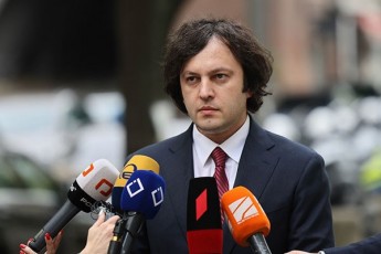 gagebiT-ver-movekidebiT-aseve-farTod-gavrcelebul-praqtikas-rodesac-ucxoeli-diplomatebi-daxurul-kars-miRma-Cvens-argumentebs-argumentebiT-ver-pasuxoben-da-sajaro-sivrceSi-safuZvels-moklebul-politikur-gancxadebebs-mainc-akeTeben