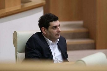 beqa-daviTuliani-Cven-vxedavT-vin-dgas-gamWvirvalobis-kanonproeqtTan-dakavSirebiT-aqciebis-ukan-mzad-varT-yvela-jgufs-mxares-SevxvdeT-da-avuxsnaT-ra-weria-proeqtSi