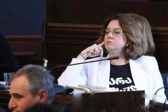 salome-samadaSvilma-mamuka-mdinaraZes-mimarTa-rusuli-kanoni-ukan-rom-ar-wageRoT-kandidatis-statuss-miiRebdiT-demagogiaSi-vis-ejibrebi