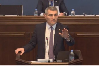 mamuka-mdinaraZe-es-iyo-SekveTili-gadaxdili-provokacia-elisaSvilis-ZaliT-kacis-Sesrulebuli---qurdulad-moparva-da-xelis-dartyma-romel-kacobaSia-Tu-Cxubi-unda-movides-Tvali-TvalSi-gamiyaros