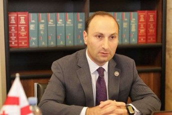 anri-oxanaSvili-opoziciaze-dezinformacias-avrceleben-rom-parlamenti-dRes-iRebs-pirveli-mosmeniT-rac-niSnavs-Turme-pirvel-meore-da-mesame-mosmenas-amaSic-aseT-tyuils-kadrulobT-da-rogori-warmodgena-gaqvT-Cvens-sazogadoebaze-aqac-Cans