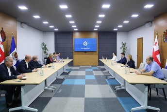 Sinagan-saqmeTa-saministroSi-konteinerebis-kontrolis-programis-moqmedi-mmarTveli-sabWos-Sexvedra-gaimarTa