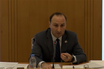 anri-oxanaSvili-arasamTavroboebs-SegiZliaT-gareT-daxarjoT-Tqveni-emociebi-icodeT-sad-xarT-da-pativi-eciT-parlamentsa-da-parlamentis-wevrebs