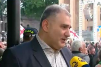 mixeil-sarjvelaZe-prezidentze-rogor-SeiZleba-vinmem-Tavs-ufleba-misces-am-qveyanaSi-da-dayos-qveynis-macxovreblebi-dedaqalaqis-macxovreblebad-da-regionis-da-damakninebel-formaSi-warmoadginos-romelime-dRes-aq-Camosuli-adamiani