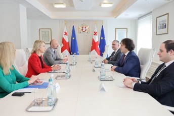 premier-ministri-irakli-kobaxiZe-evropis-sainvesticio-bankis-vice-prezident-tereza-Cervinskas-Sexvda