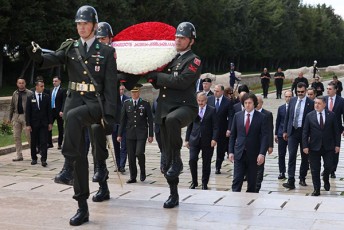 premier-ministrma-mustafa-qemal-aTaTurqis-saflavi-gvirgviniT-Seamko