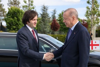 TurqeTis-prezidentis-sasaxleSi-saqarTvelos-premier-ministris-daxvedris-oficialuri-ceremonia-gaimarTa
