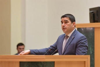 Salva-papuaSvili-ranairi-standartia-rodesac-evrokavSiri-kandidat-qveyanaSi-farulad-afinansebs-politikur-partiebs-da-radikalur-jgufebs-ratom-ar-akeTeben-arafers-am-qveynebis-saelCoebi-rom-es-fuli-gamWvirvale-iyos